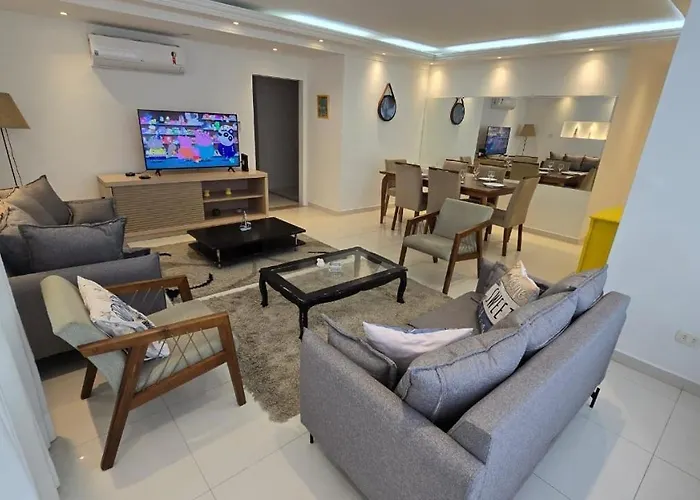 Apartamento Pe Na Areia Inteiro-4 Quartos 3 Cama Casal ,4 Camas Solteiro-3 Salas Cozinha Guarujá